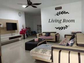 Sakura Homestay 4 bedrooms 14pax- Eaton Hills Padang Kerbau Miri